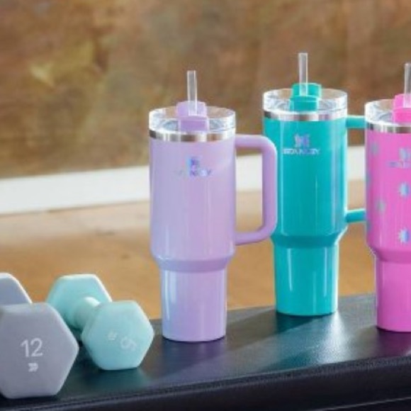 New Stanley 40 oz Quencher - Picture 5 of 10